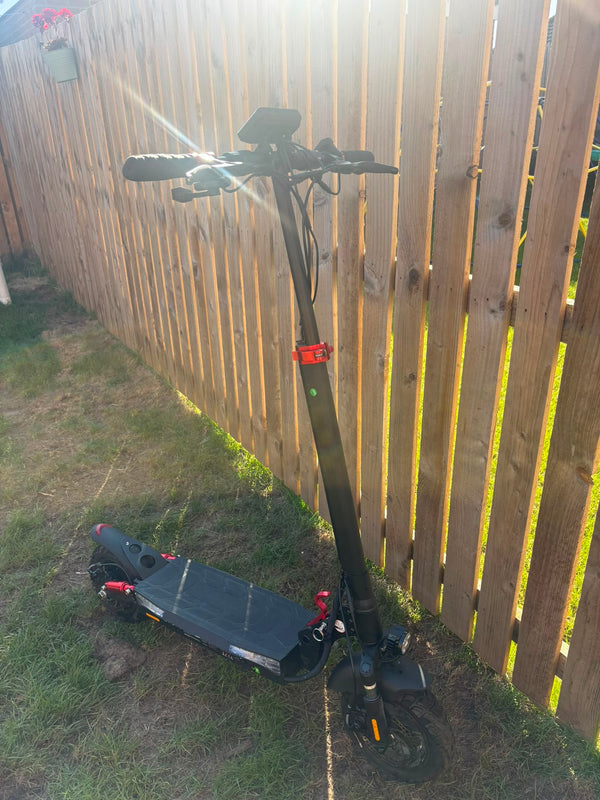 The iScooter iX3 is an 800W, off-road hybrid electric scooter