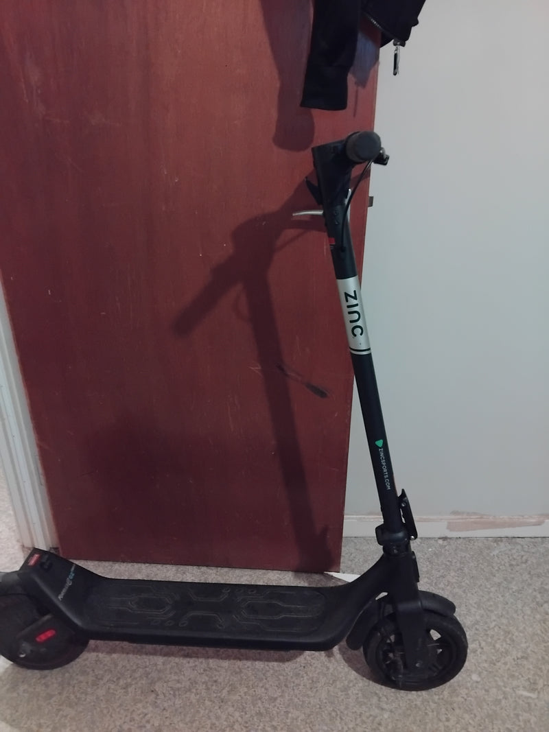 Zinc electric scooter good condition