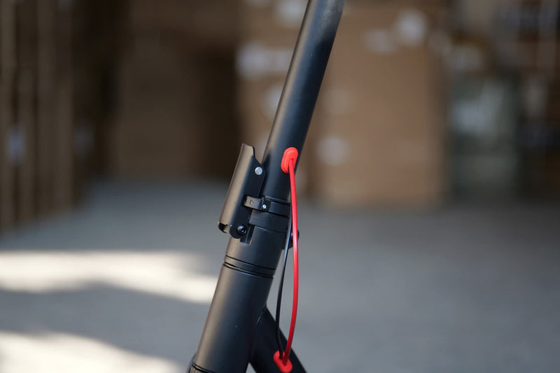 New Adults £260 AVAO Pro ES80 Electric Scooter 35km/h, 400W Motor, IPS65